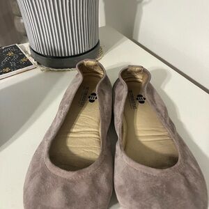 The Storehouse Flats taupe Suede Flats sz 8
